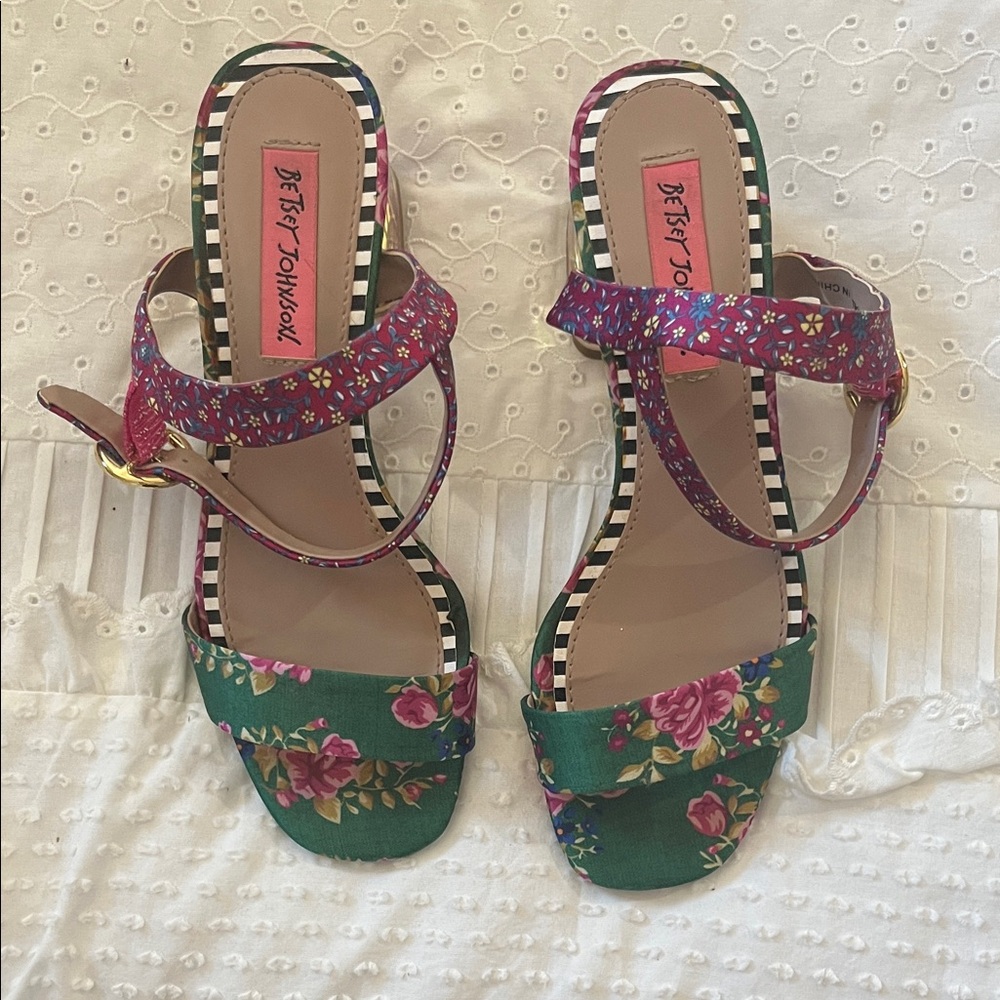 Floral Multicolor Block Heel Sandals - Women's Summer Dress Shoes - Picture 2 of 3